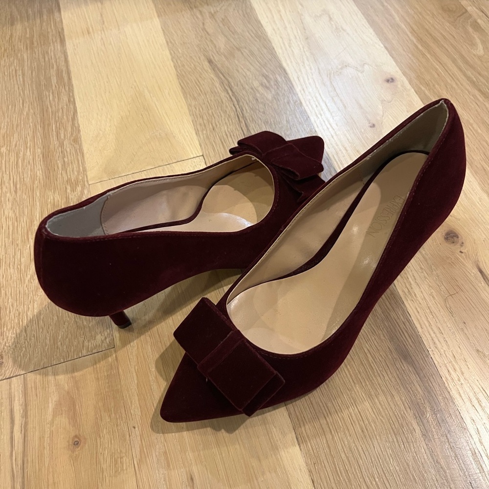 Expressions burgundy Velvet Women's Heels